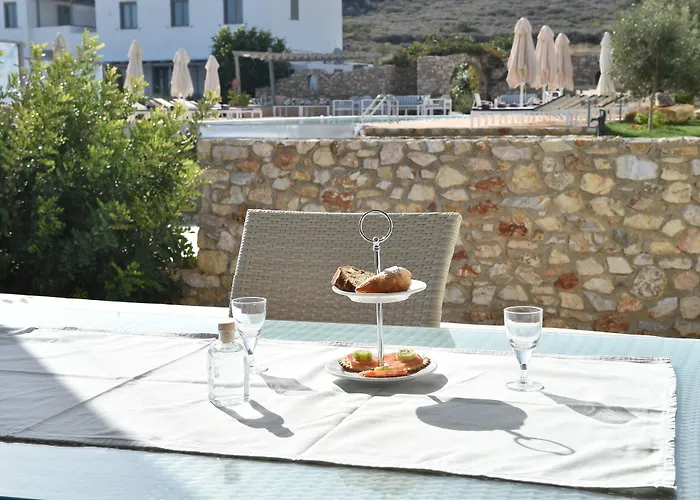 Hills Boutique Resort- Adults Only 3* 나오우사